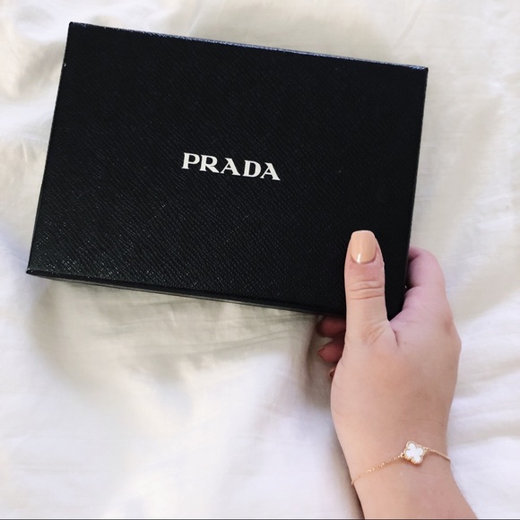 Prada Saffiano iPhone SE Case On Chain - Picture 8 of 8